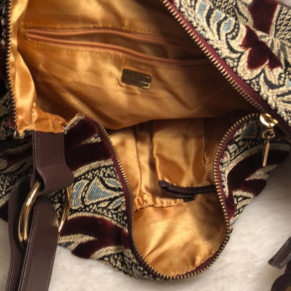 MAXX fabric and leather shoulder strap purse - Picture 6 of 8